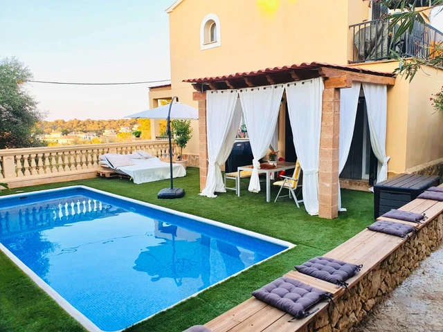 Modernes Pool Chalet an der Cala Romantica, 4 Zimmer, Mallorca
