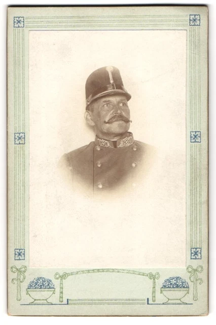 Fotografie unbekannter Fotograf und Ort, Portrait K.u.K. Soldat in Uniform mit