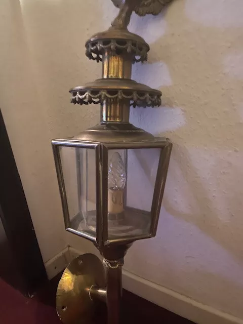 antike Kutschenlampe mit Wandhalterung, elektrifiziert, Messing /Glas