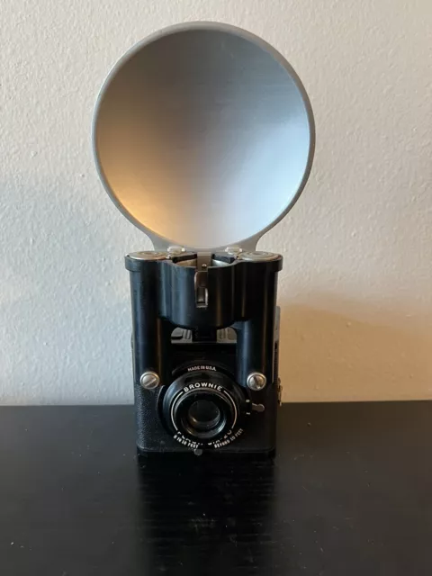 Kodak Brownie Flash Six-20 with FLASH bulb and dark room item!