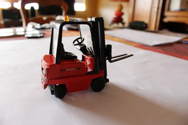 Miniature De Chariot élévateur Fenwick H80 – Marque Conrad – Neuf Sous Emballage