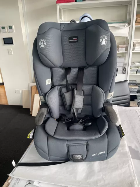 Britax Safe N Sound Maxi Guard Grey