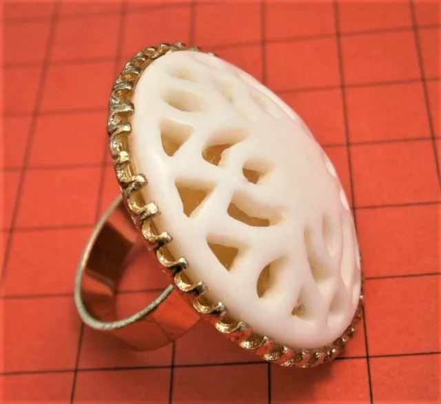 D516*)  Large Boho gold tone white filigree acrylic inlay round statement ring