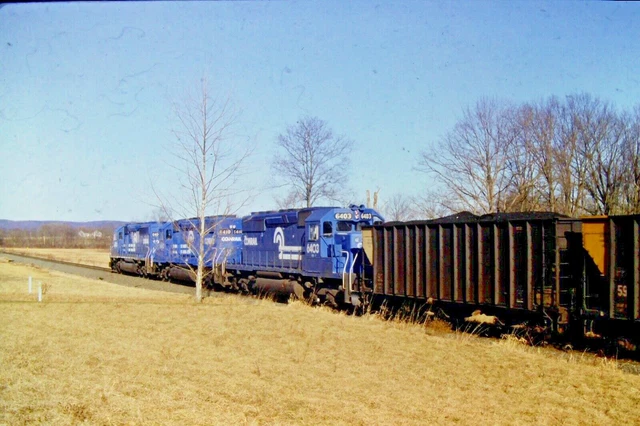 Kodachrome Original Slide Conrail  EMD SD40-2 Diesel #6404 (1997) Item #CC1539