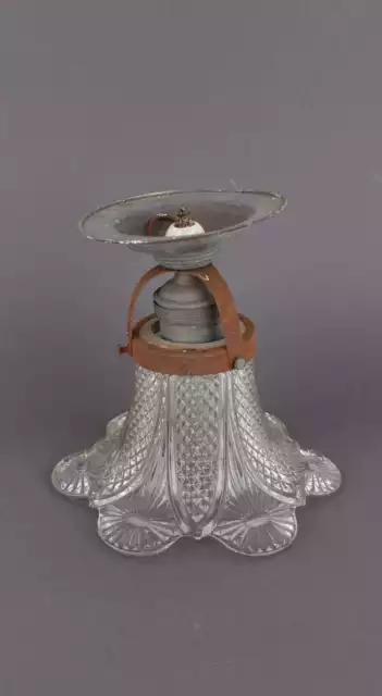 Antike Deckenlampe mit Glasschirm um 1900