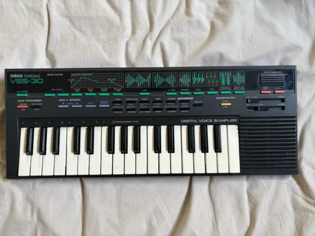 Yamaha VSS-30 PortaSound Digital Voice Sampler Vintage Keyboard Music Instrumen