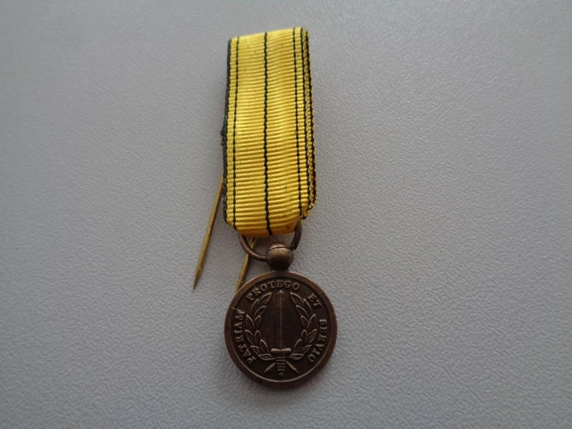 (A25-8) Miniature medal Redered Services  Belgien Original Miniatur-Orden