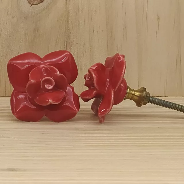 Lot de 2 boutons céramique de portes tiroirs meuble FLEUR diam 5,5  cm REF  54