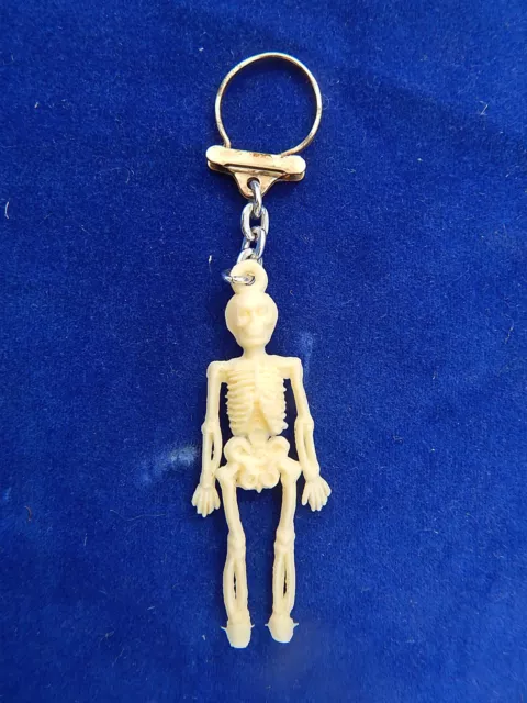 PORTE-CLES ANCIEN / Old key ring - SQUELETTE / Skeleton - CURIOSITE / Curiosity