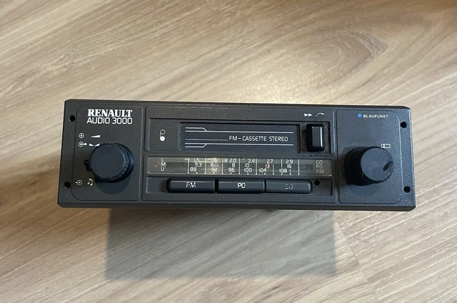 Autoradio Vintage SAVAGE - Marque Italienne - Ancien Modèle Non Testé - Pour Collection Ou Restauration