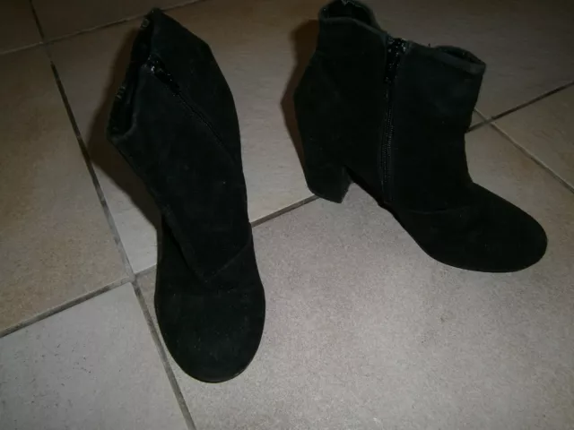 Bottines Femme Noires Pointure 38 Marque Laureana Imitation Daim