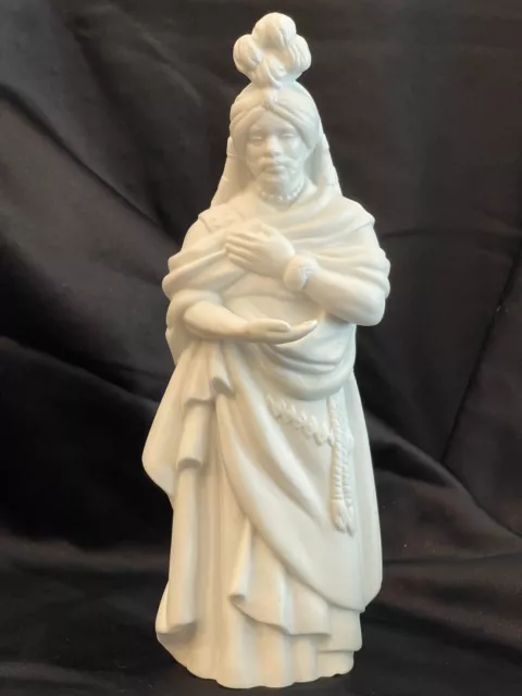 AVON Nativity Collectibles 1982 The Magi Kaspar Porcelain Figurine 7.75”