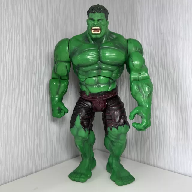 The Hulk Movie 13" Actionfigur Trigger Marvel Universal Roars Kicks Moves 2002