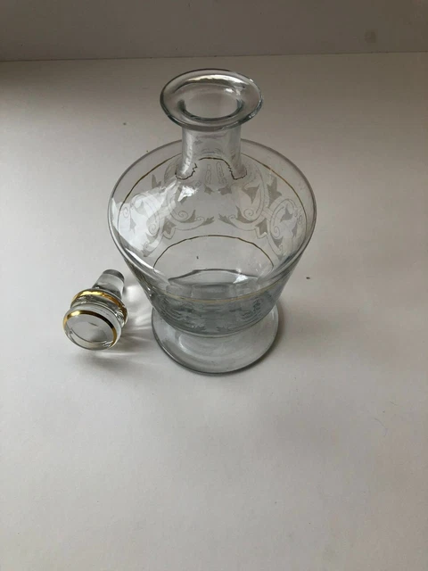 Carafe à vin en verre avec décor peinture filigrane en or 3