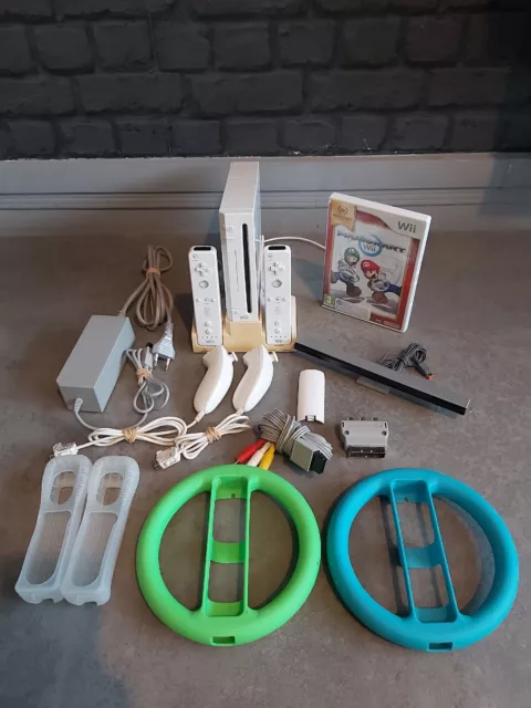 Console NINTENDO WII blanche en boite, Avec Accessoires Et Jeu - Bien lire.