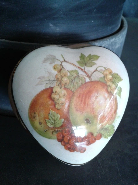 ROYAL WORCESTER Palissy Royale Collection fruchtig herzförmig Deckelschmuck Box
