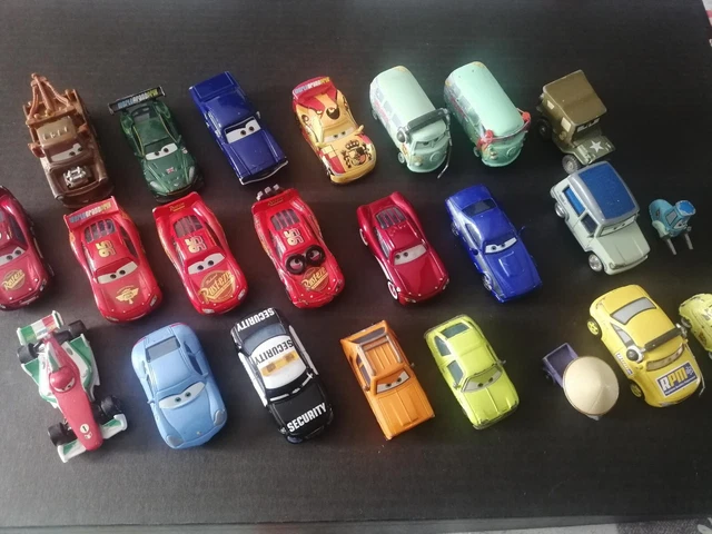 lot de  voitures cars disney pixar metal  d occasion  satisfaisant