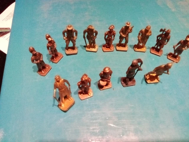 Lotto 14 Soldati In Ferro Kinder