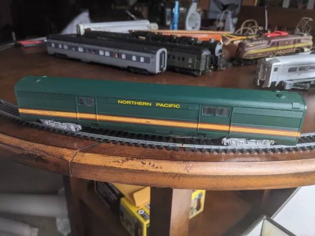 HO Athearn 1786 NORTHERN PACIFIC 72' Baggage Passenger Car NP #155