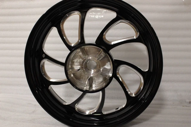 New OEM NOS 2009 et more recent Harley Touring blade rear wheel 40900046