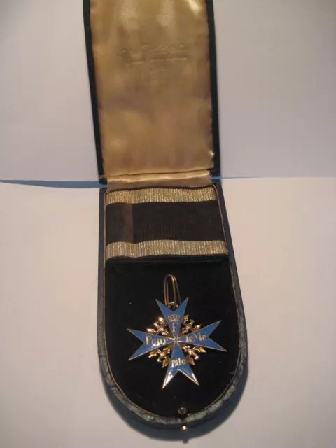 Original WWI pilot Pour le Merite 800 Silver in box glass enamel award top medal