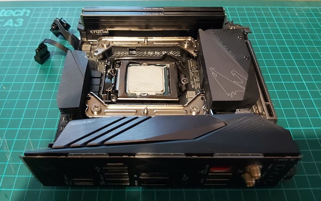 Cpu Cooler Asus Rog Strix Z490i Asus ROG Strix Z790-I Gaming WIFI