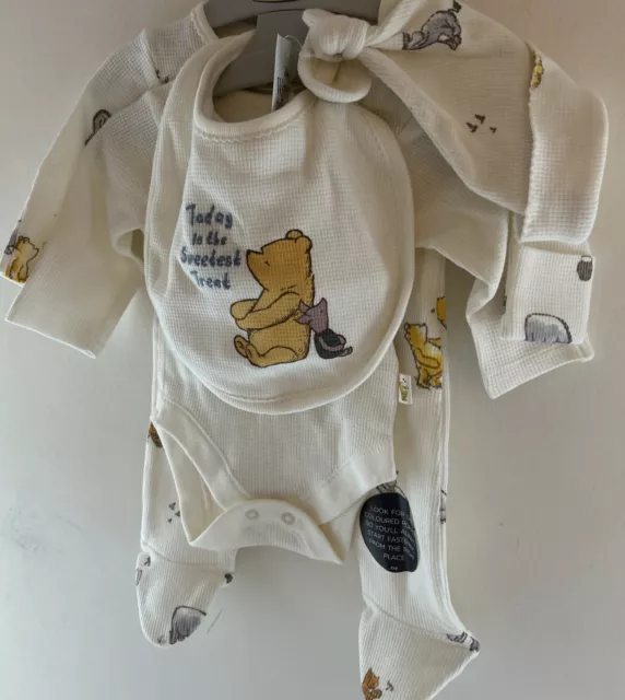 M&S 1 Month Winnie The Pooh Cream 4 Pc Starter Set ~ Sleepsuit,Body,Hat & Bib