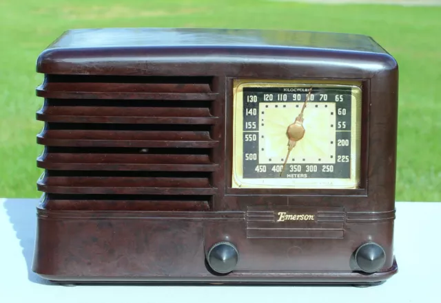 Emerson 330 Radio (1941)  - Restored - Excellent Working Condition