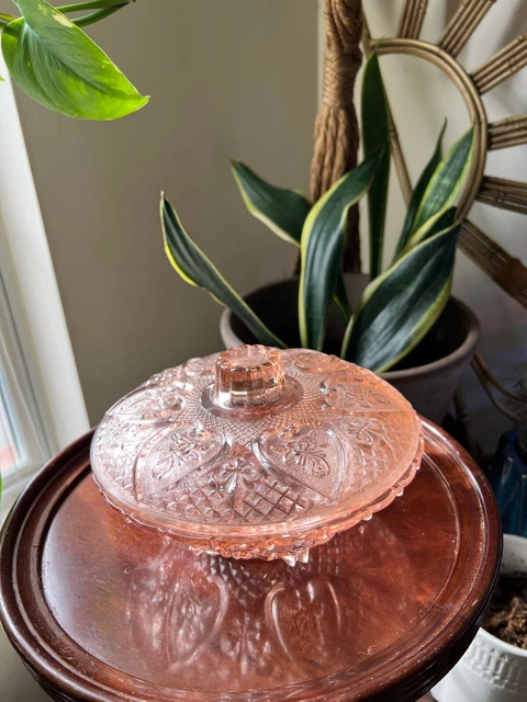 Vintage Pink Depression Glass Candy Trinket Dish w/Lid KIG Malaysia Roses Hearts Vintage Pink Depression Glass Candy Trinket Dish w/Lid KIG Malaysia Roses Hearts