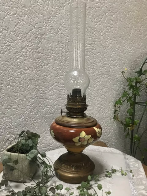 lampe à pétrole ancienne en céramique