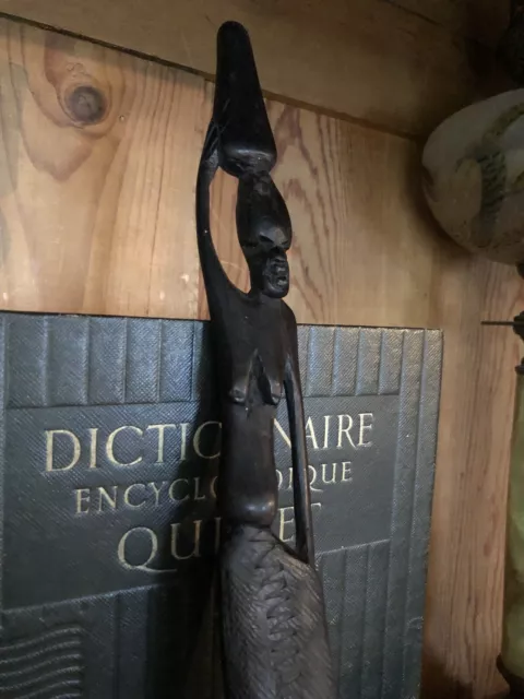 Exquise Statuette Africaine en Bois d'Ébène : Un Trésor d'Art Authentique 3