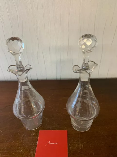 Lot de deux carafons en cristal de Baccarat (prix du lot)