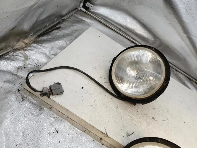 Phare Avant Droit Pour PEUGEOT J9 - Optique D'origine - Occasion En Bon état