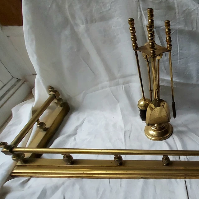 Parafango antincendio/fire surround vintage classico vintage vintage più set compagno. Lungo 122 cm.
