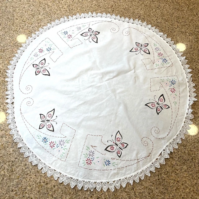 Vintage Hand Embroidered Wildflowers Butterfly Tablecloth Crochet Lace Edge 30 "