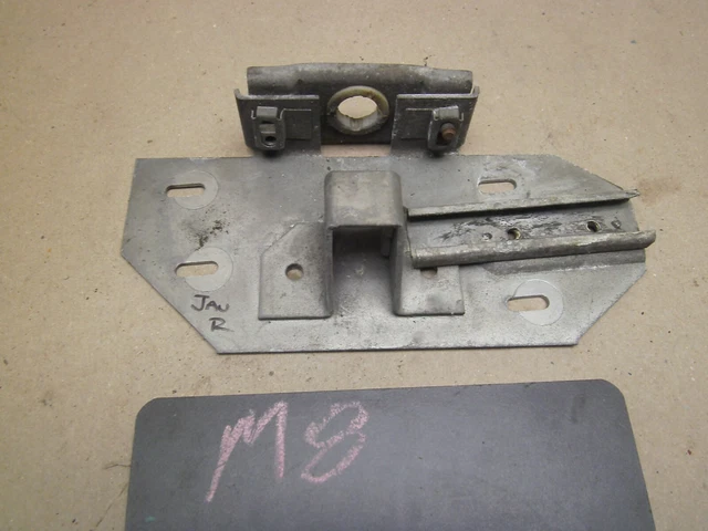 1971 72 73 74 Javelin Amx Amc Right Door Glass Window Track Bracket Slider Guide