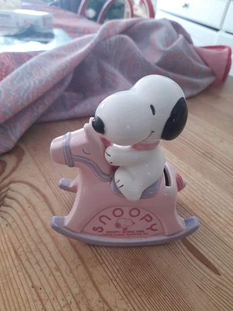 TIRELIRE VINTAGE SNOOPY PEANUTS DANS SA VOITURETTE BLEU