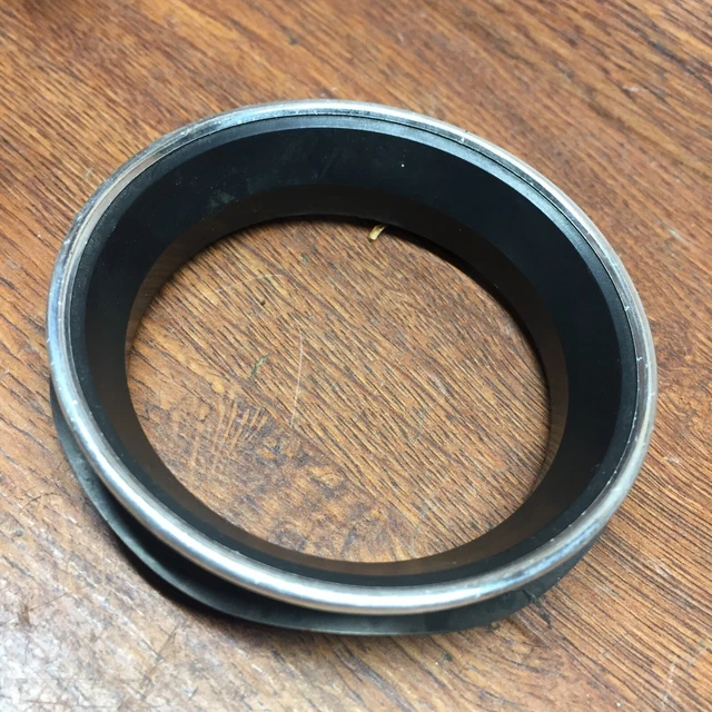 1984 Mercedes Benz W123 300D Dash Vent Bexel and Thrust Spring Washer  OEM  B39