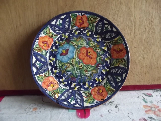 ANCIENNE SUPERBE ASSIETTE Terre Cuite Peinte Motif Florale Signée