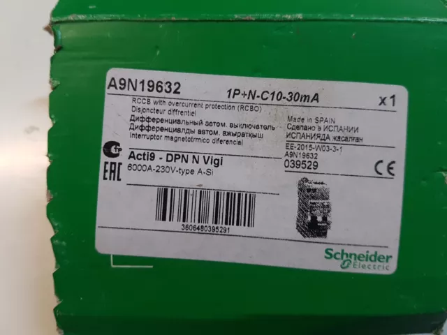 Schneider A9N19632 earth leakage circuit breaker 1P + N - 10A - 30mA RCBO