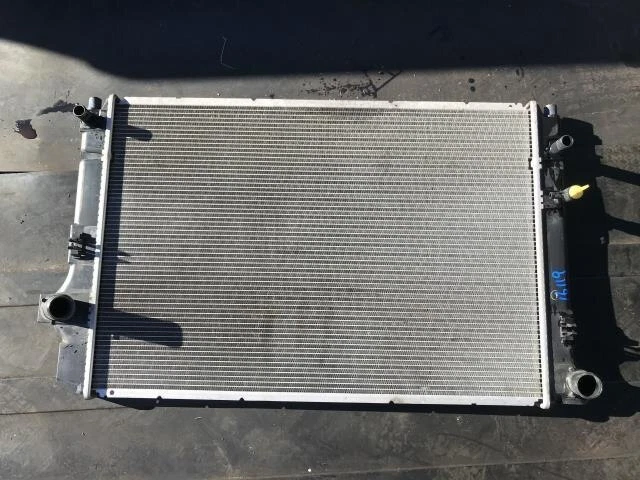 TOYOTA Aqua 2016 DAA-NHP10 Radiatore 1640021330 [usato] [PA87749108]