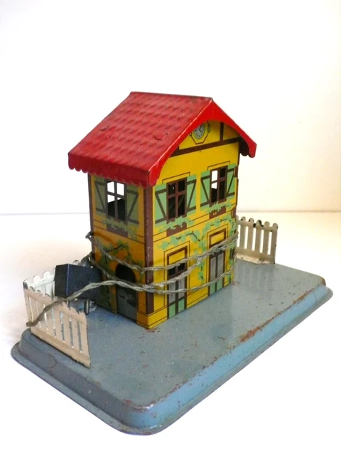 HORNBY O PETITE gare tôle peinte verte jaune EUR 24,99