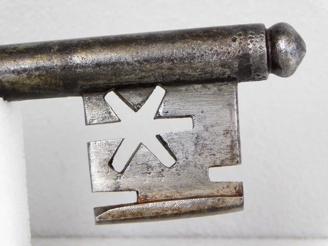 6.1/2" Rare Big Antique French Key,Made 18th Century,Castle key,Hand Forged #9