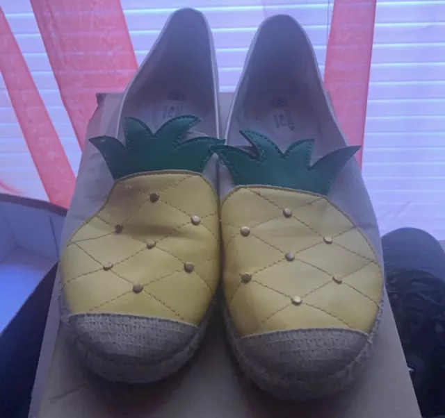 Women's Jeweled Pineapple Espadrilles Loafer Flats Shoes Sz 8 Avon Cushion Walk