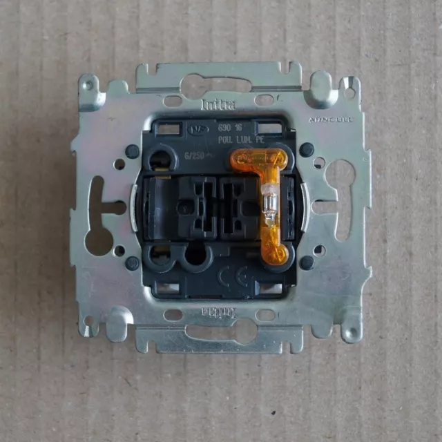 Mécanisme poussoir lumineux 6A 250V porte étiquette - ARNOULD INITIA 69016