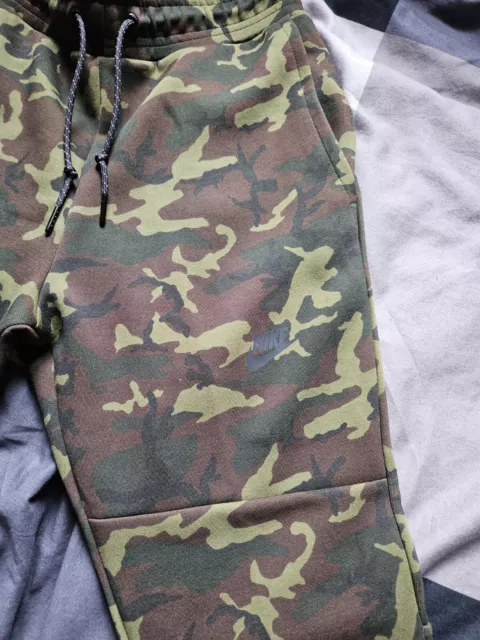 *NEW* Nike Tech Fleece Joggers Camo Size Small