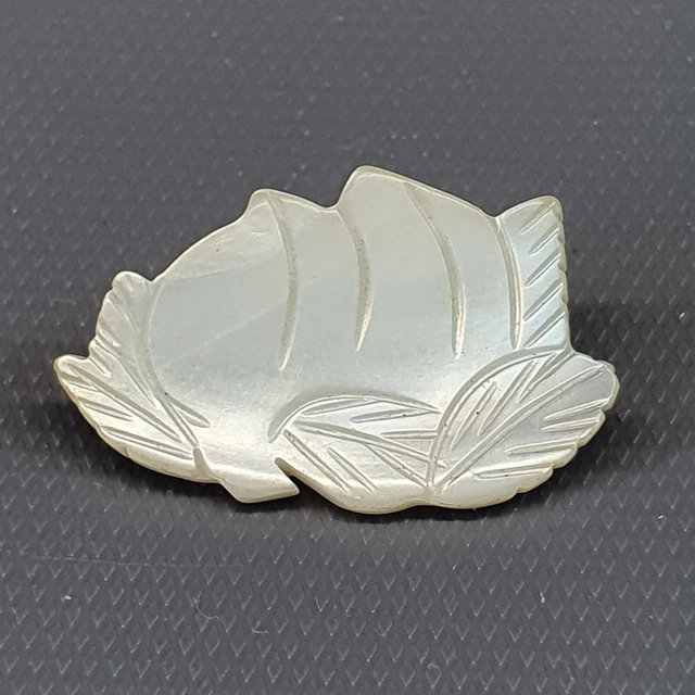 Broche Ancienne Vintage – Motif Poisson Baleine En Nacre – France