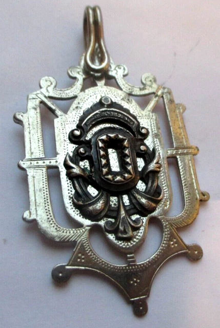 Ancien Clavet De Châtelaine Fin XIXe Siècle Gravé Finement - Pièce Vintage Française