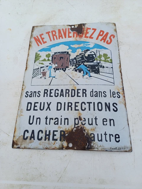 TRAINS-PASSIONS 52: Un train peut en cacher un autre..chaumont