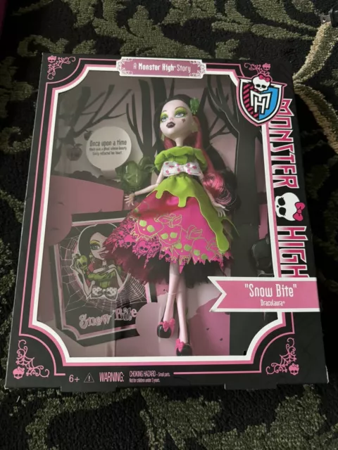 Monster High Scarily Ever After Draculaura Snow Bite Doll New